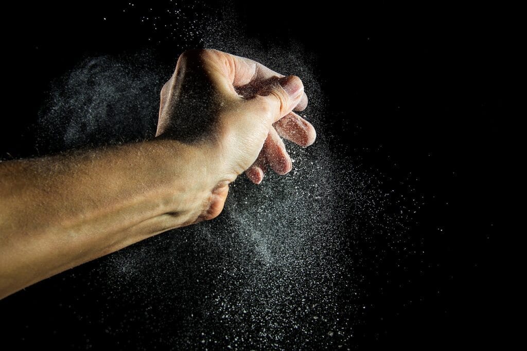 What is the difference between baking high-gluten, medium-gluten and low-gluten flour? 3 herbert goetsch jybQOCm2jXo unsplash